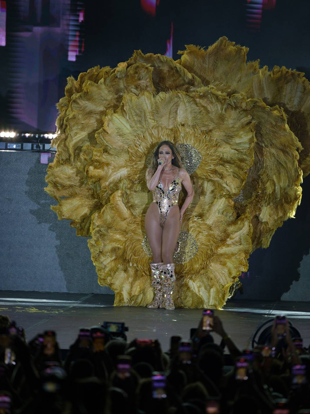 Jennifer Lopez Antalya’yı salladı: Göz kamaştıran performans! Doğum gününü sahnede kutladı - Resim: 16